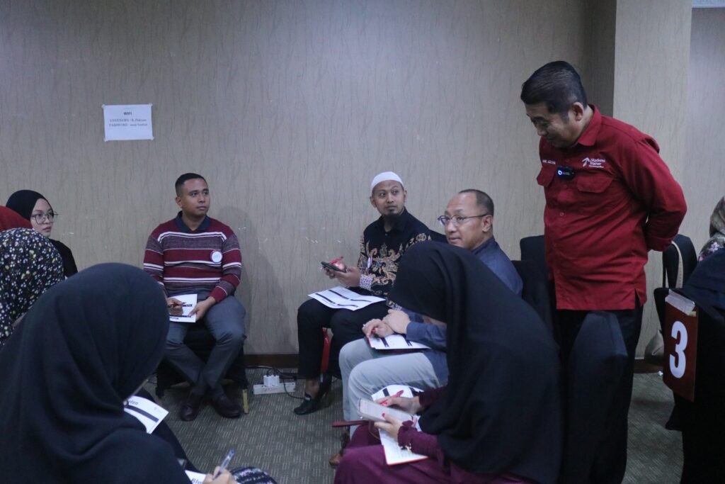 Teknik dasar public speaking untuk pemula bersama trainer profesional